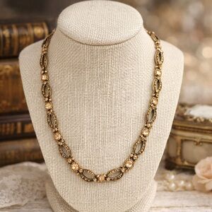 ✨ Vintage Monet Designer Necklace – Romantic Shabby Chic Elegance ✨